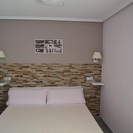 Hostal La Pilarica Paterna Exterior foto