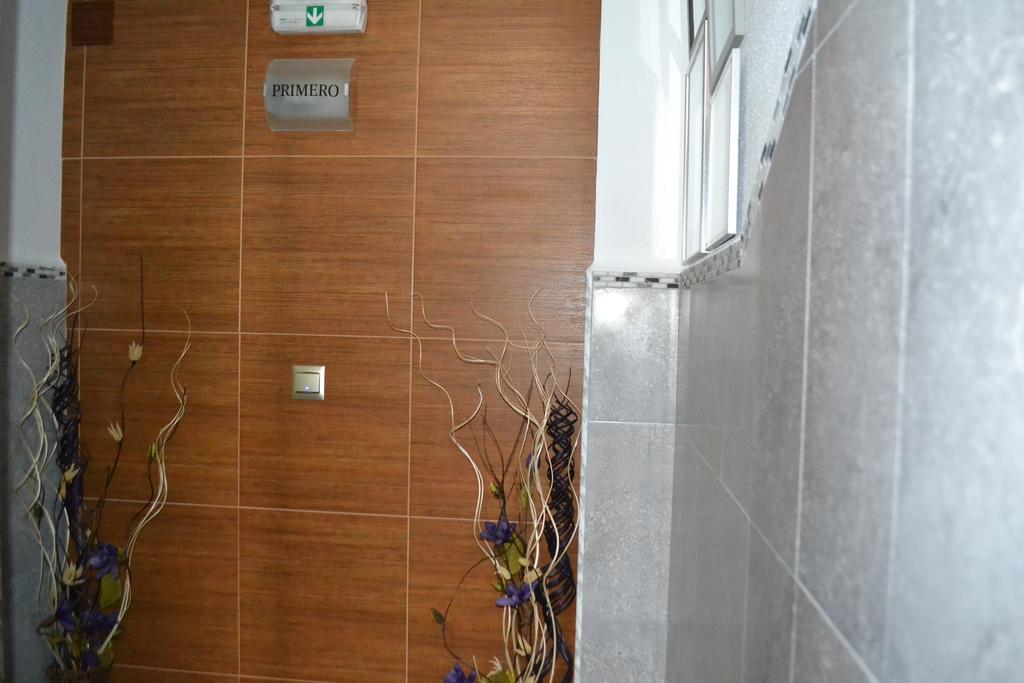 Hostal La Pilarica Paterna Exterior foto
