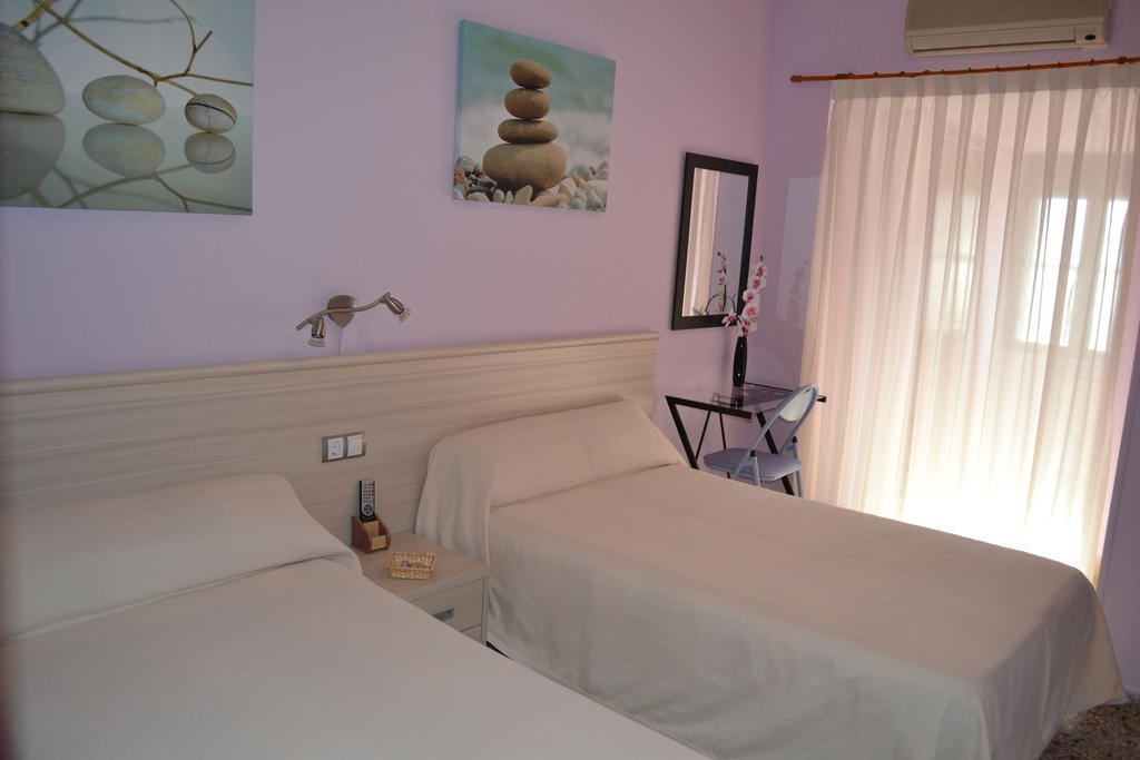 Hostal La Pilarica Paterna Habitación foto
