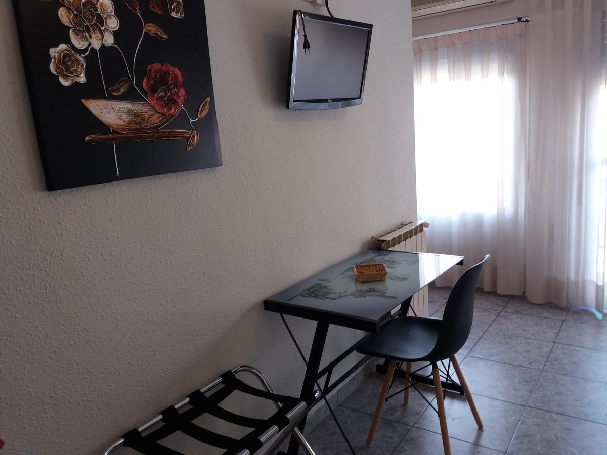 Hostal La Pilarica Paterna Exterior foto
